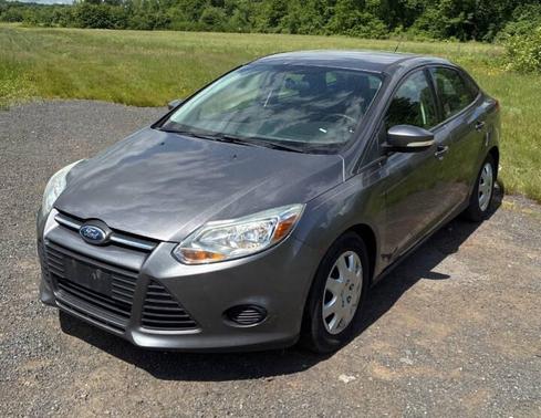 Sterling Gray Metallic 2014 Ford Focus SE