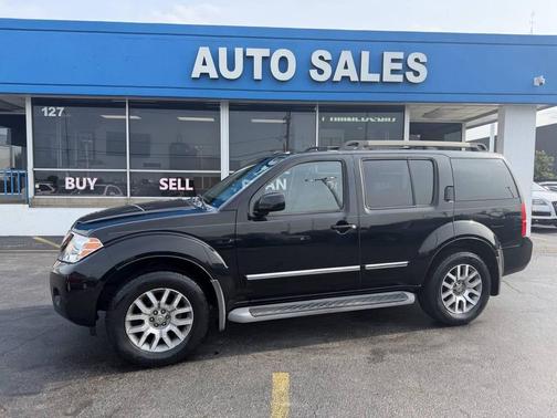 Black 2012 Nissan Pathfinder LE