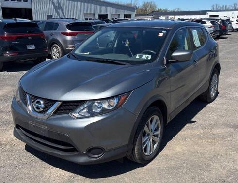 Gun Metallic 2017 Nissan Rogue Sport S