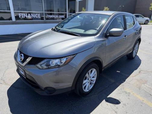 Gun Metallic 2017 Nissan Rogue Sport S