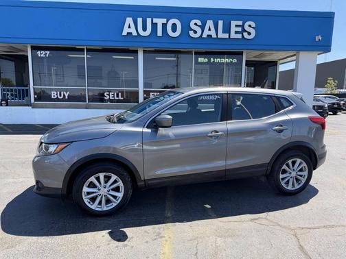 Gun Metallic 2017 Nissan Rogue Sport S