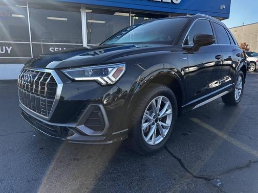 2025 Audi Q3 Premium 45 TFSI S line quattro Tiptronic