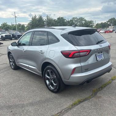 Iconic Silver Metallic 2024 Ford Escape ST-Line Select