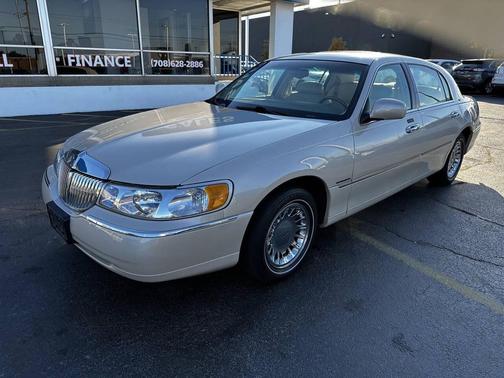 2000 Lincoln Town Car Cartier