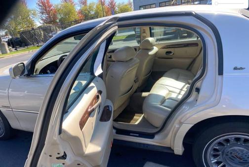 2000 Lincoln Town Car Cartier