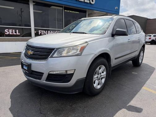 Silver Ice Metallic 2017 Chevrolet Traverse LS