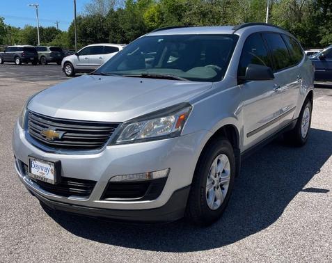Silver Ice Metallic 2017 Chevrolet Traverse LS