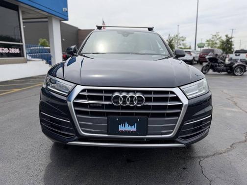 Black 2019 Audi Q5 45 Premium