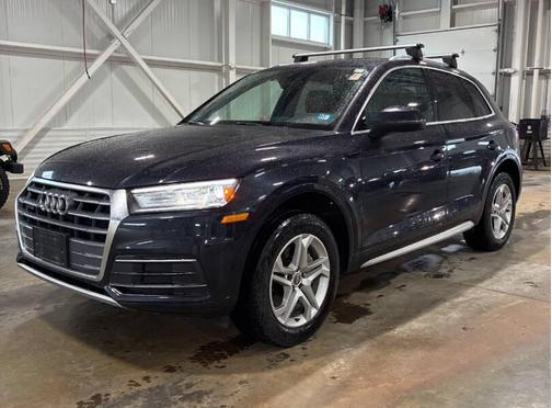 Black 2019 Audi Q5 45 Premium