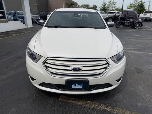 Magnetic Metallic 2018 Ford Taurus Limited