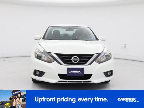 White 2016 Nissan Altima SR