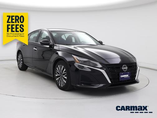 Black 2023 Nissan Altima SV