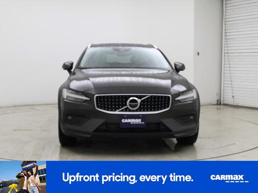 Gray 2022 Volvo V60 Cross Country T5