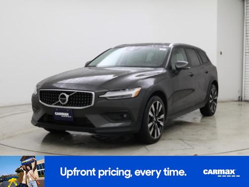 Gray 2022 Volvo V60 Cross Country T5