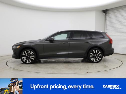 Gray 2022 Volvo V60 Cross Country T5