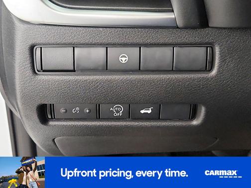 Pearl 2025 Nissan Rogue SV