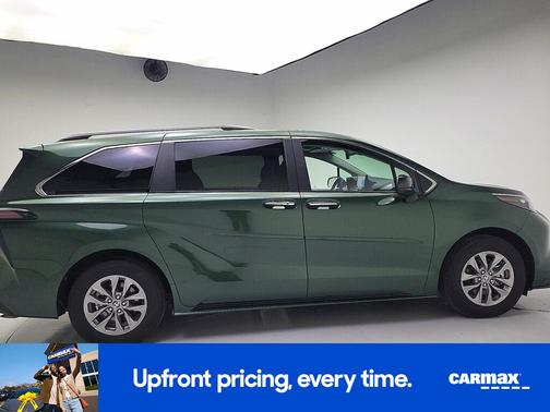 Green 2025 Toyota Sienna XLE