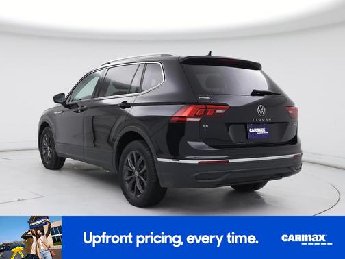 Black 2022 Volkswagen Tiguan SE
