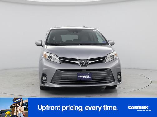 Silver 2018 Toyota Sienna XLE