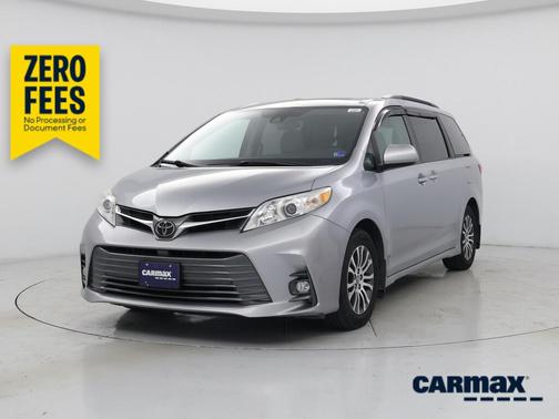 Silver 2018 Toyota Sienna XLE