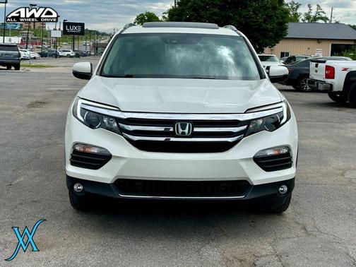 White Diamond Pearl 2018 Honda Pilot Elite