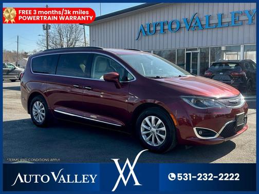 2017 Chrysler Pacifica Touring-L