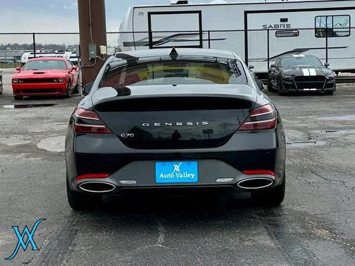 Vik Black 2025 Genesis G70 2.5T RWD