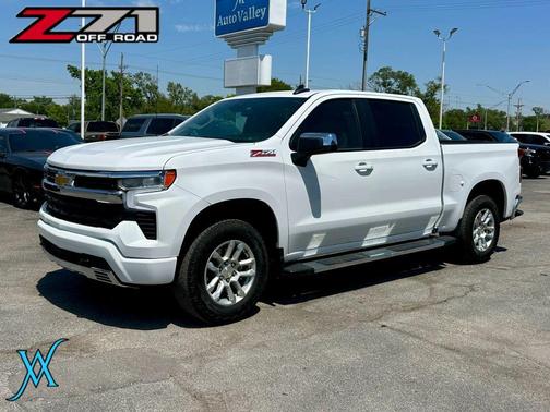 Summit White 2024 Chevrolet Silverado 1500 LT