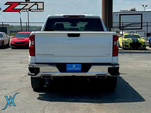Summit White 2024 Chevrolet Silverado 1500 LT