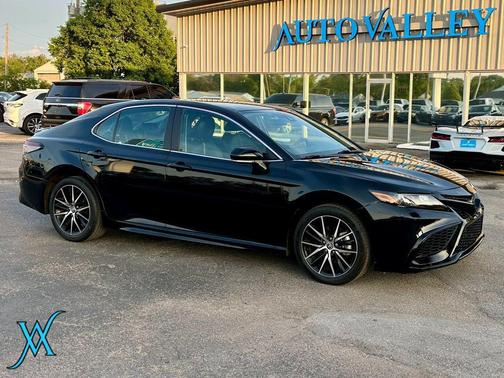 Midnight Black Metallic 2024 Toyota Camry SE