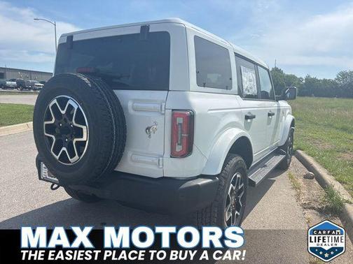OXFORD WHITE 2026 Ford Bronco Outer Banks