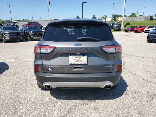2022 Ford Escape Titanium