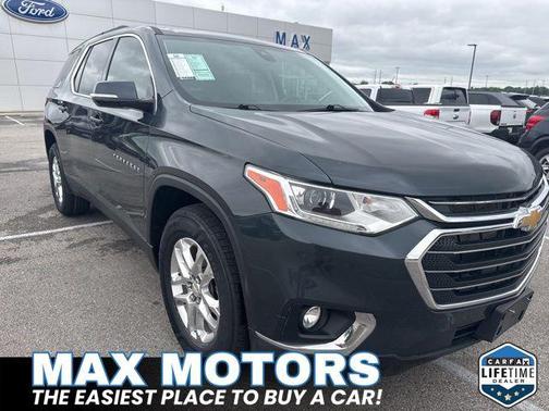 Graphite Metallic 2020 Chevrolet Traverse LT Cloth