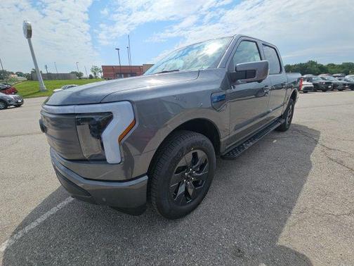 2025 Ford F-150 Lightning LARIAT
