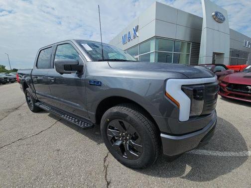 2025 Ford F-150 Lightning LARIAT