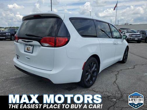 2020 Chrysler Pacifica Touring