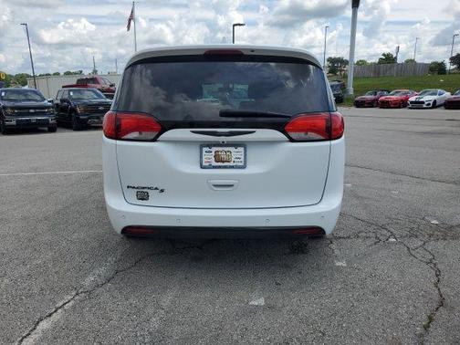 2020 Chrysler Pacifica Touring