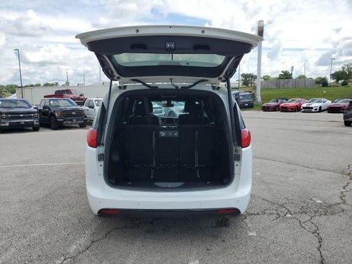 2020 Chrysler Pacifica Touring