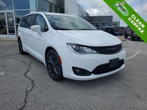 2020 Chrysler Pacifica Touring