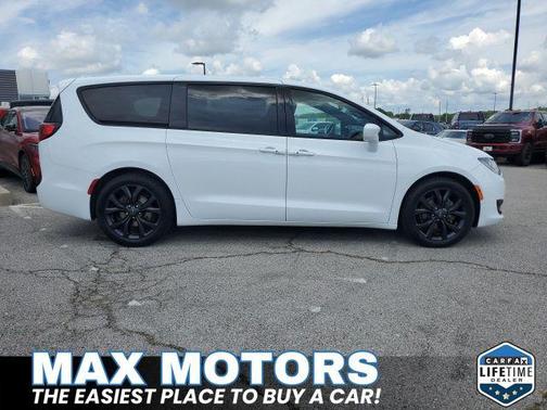 2020 Chrysler Pacifica Touring