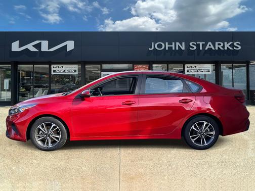 2023 Kia Forte LXS IVT