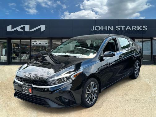 2024 Kia Forte LXS IVT