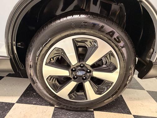 Ice Silver Metallic 2018 Subaru Forester 2.5i Limited