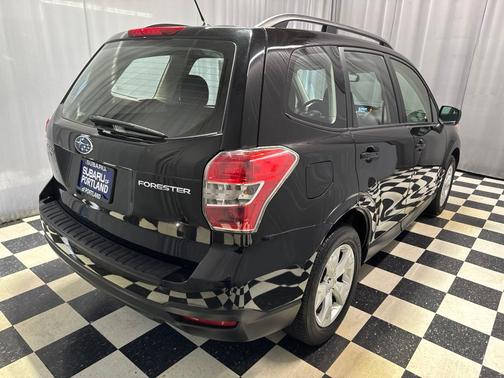 Crystal Black Silica 2015 Subaru Forester 2.5i