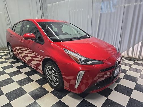 2020 Toyota Prius LE