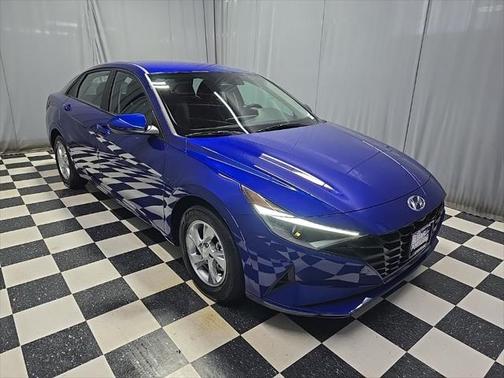 2022 Hyundai ELANTRA SE