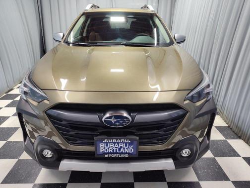 Autumn Green Metallic/Crystal Black Silica 2025 Subaru Outback Touring