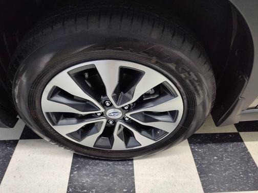 Autumn Green Metallic/Crystal Black Silica 2025 Subaru Outback Touring