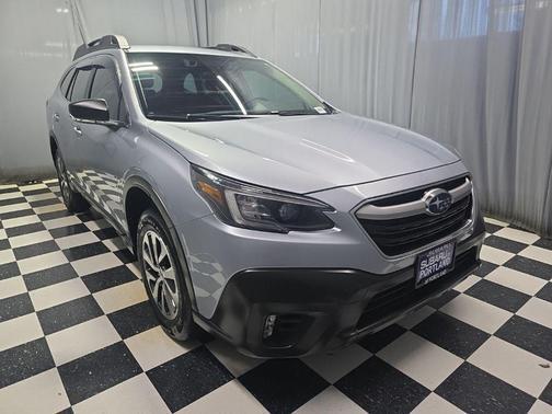 Ice Silver Metallic 2022 Subaru Outback Base