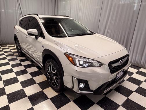Crystal White Pearl 2019 Subaru Crosstrek 2.0i